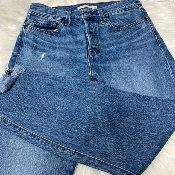 Vintage Levi’s with Capital Letter E women’s wedgie Distressed Jeans size 28 - Picture 5 of 13